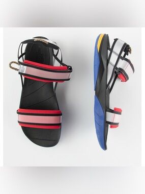 The North Face Skeena sport sandal NWT